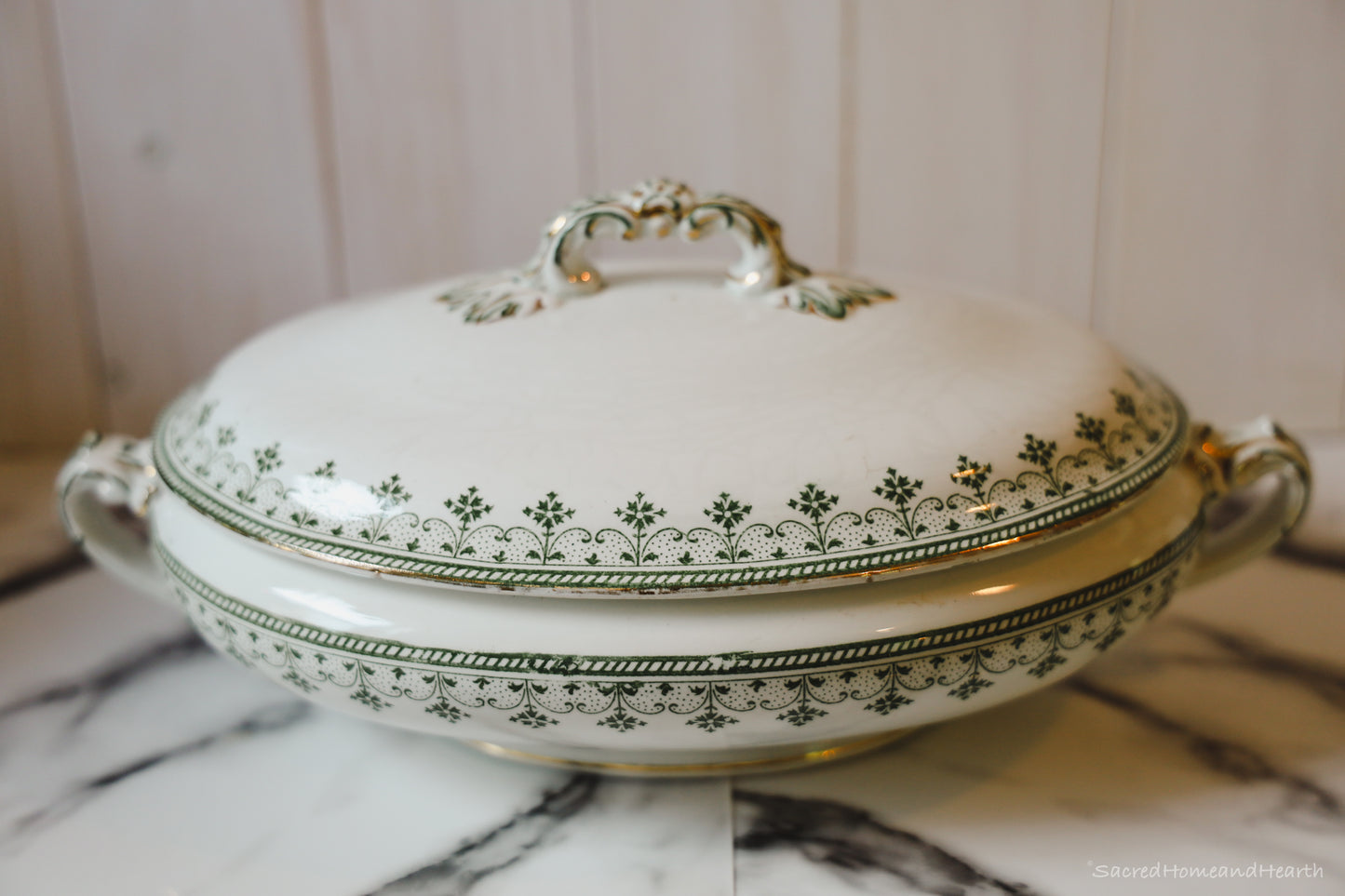 Serving Platter with lid