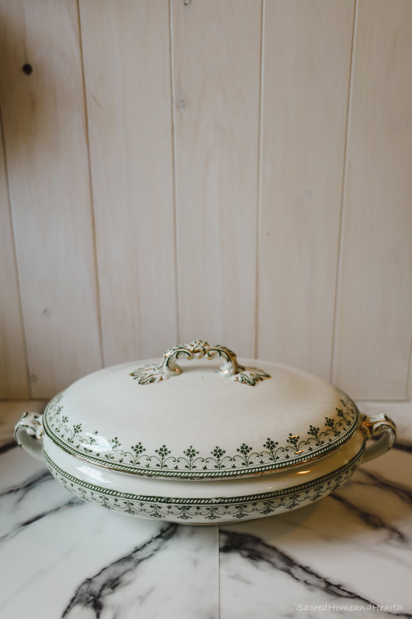 Serving Platter with lid