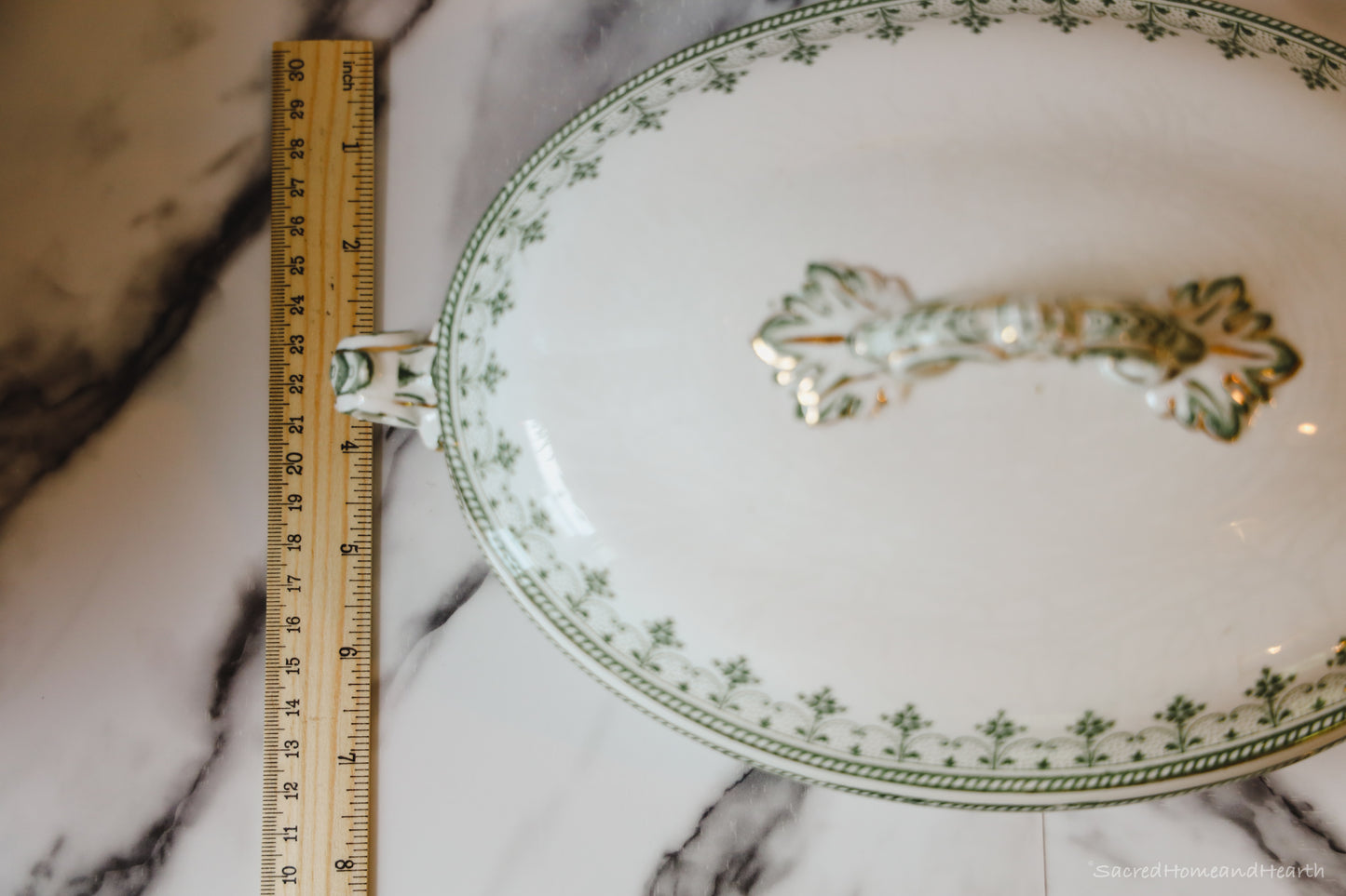 Serving Platter with lid