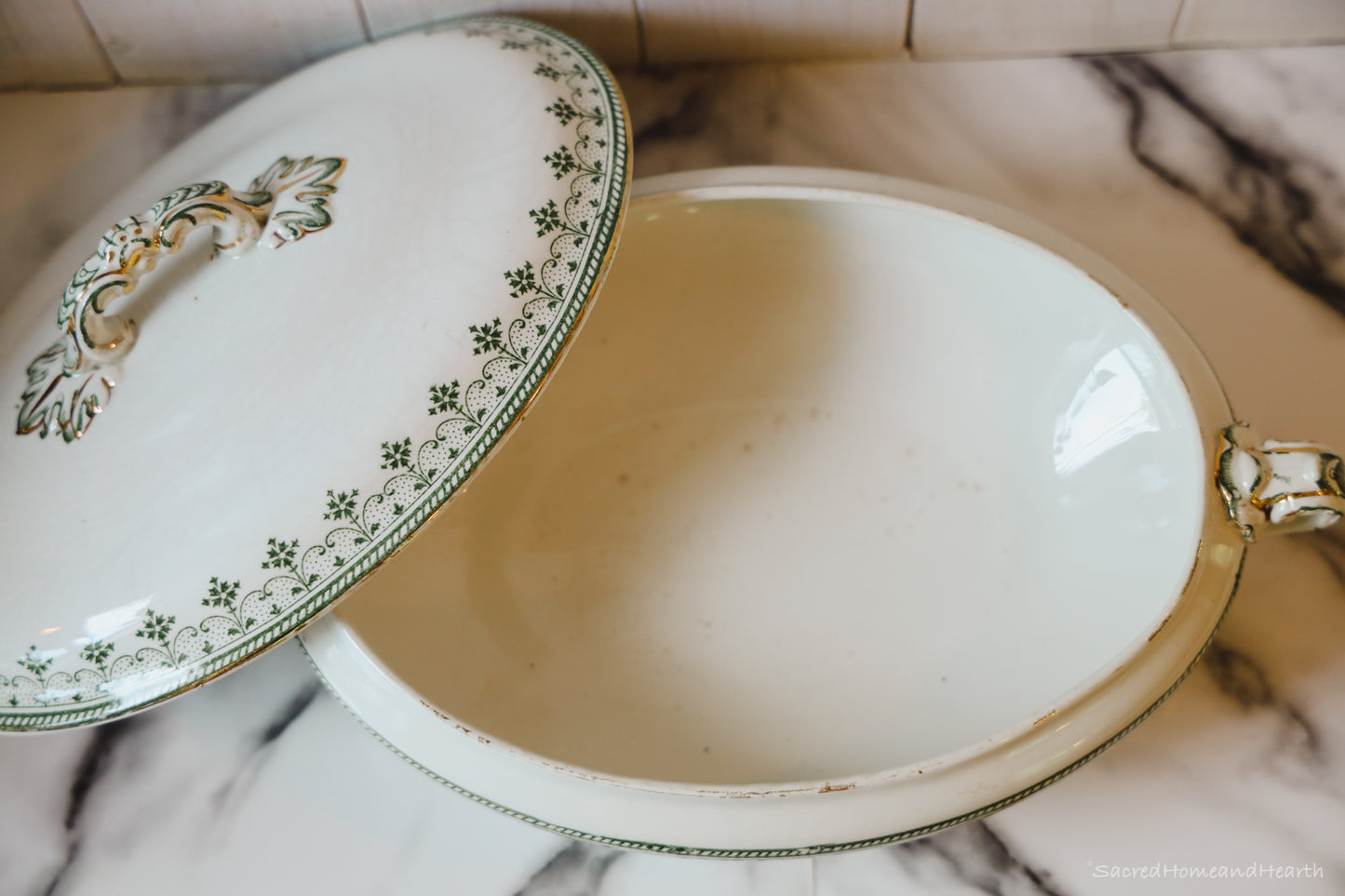 Serving Platter with lid