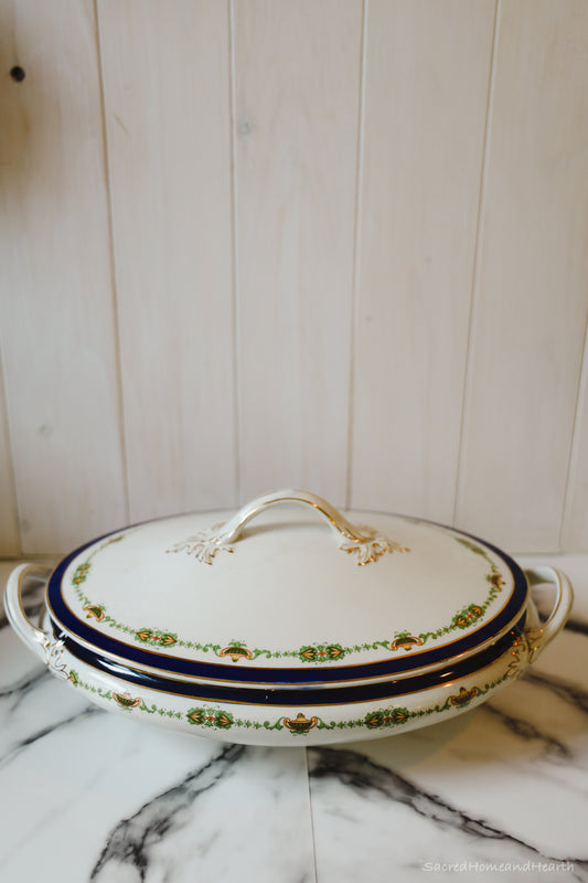 Serving Platter with lid