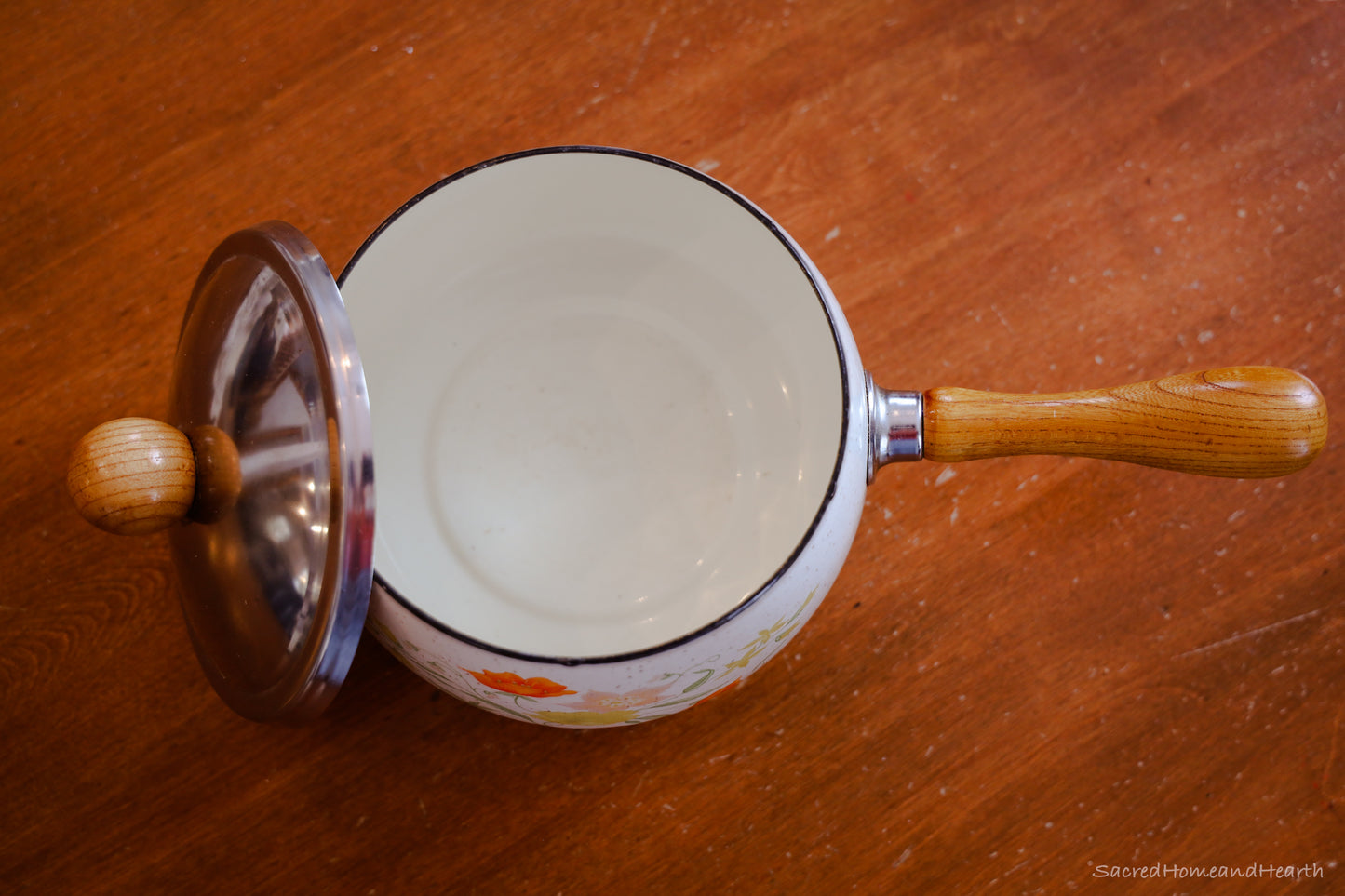 Vintage Enamel Pot – Sacredhomeandhearth